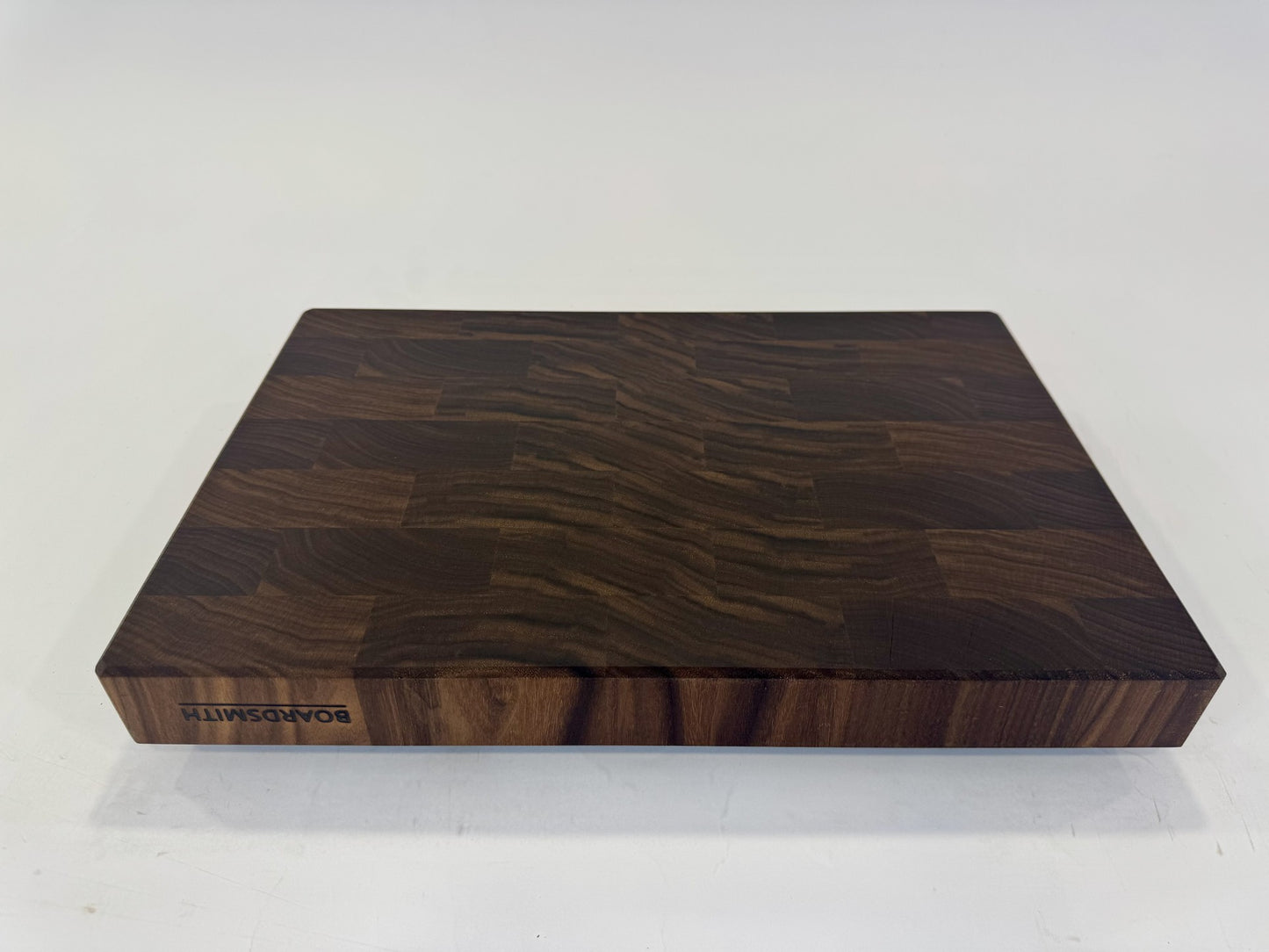098 Walnut 18 x 12 x 2