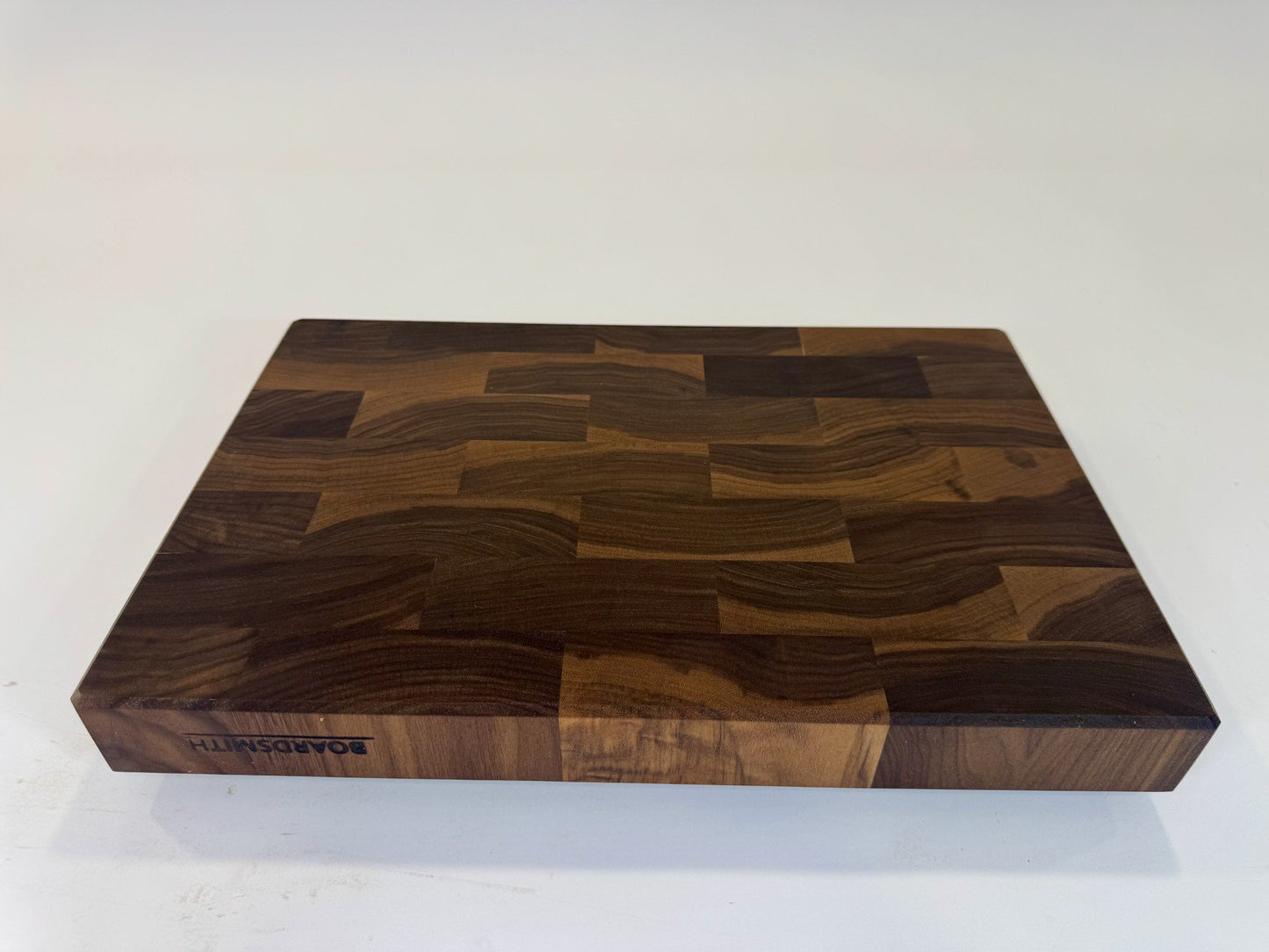 579 Walnut 18 x 12 x 2