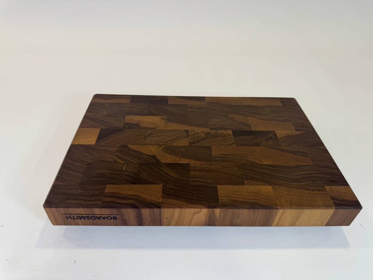 581 Walnut 18 x 12 x 2