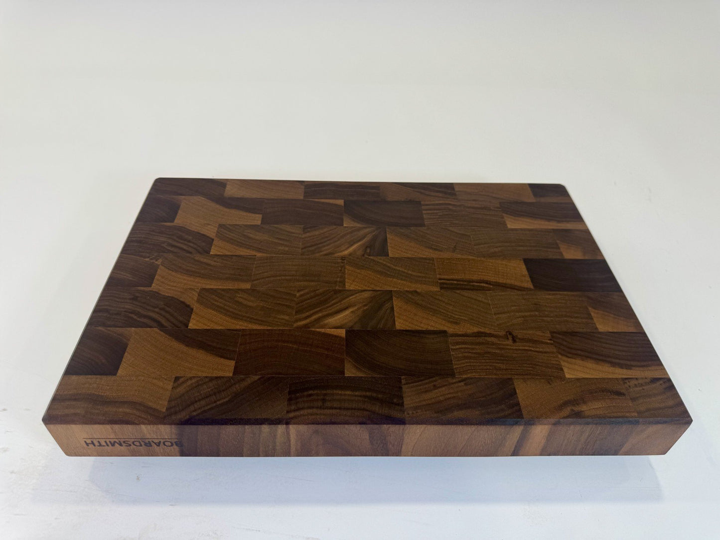 599 Walnut 18 x 12 x 2