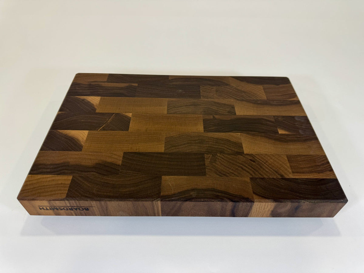 729 Walnut 18 x 12 x 2