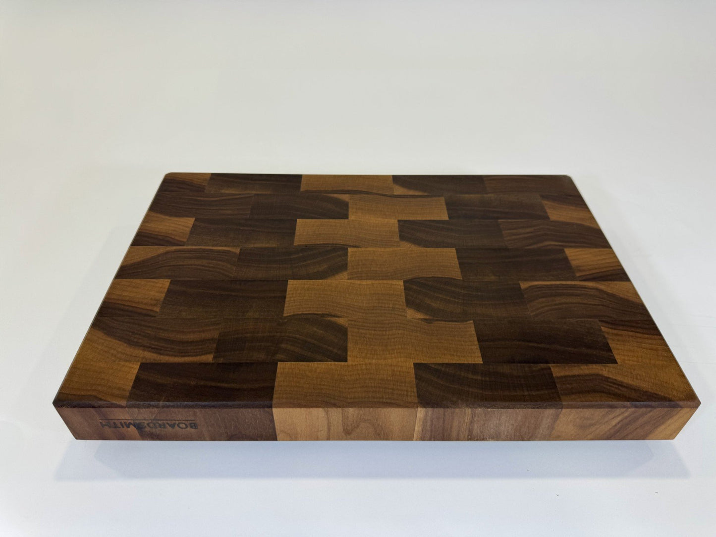 736 Walnut 18 x 12 x 2