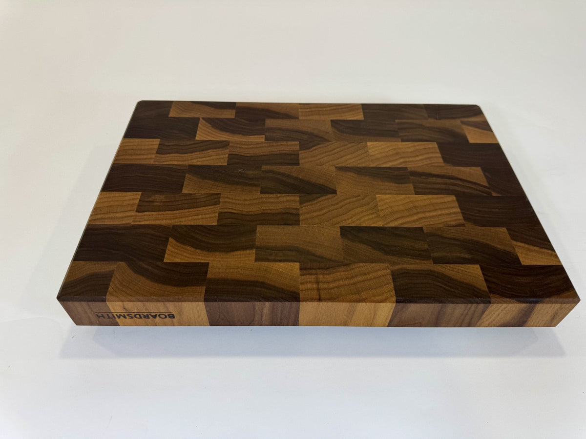 738 Walnut 18 x 12 x 2