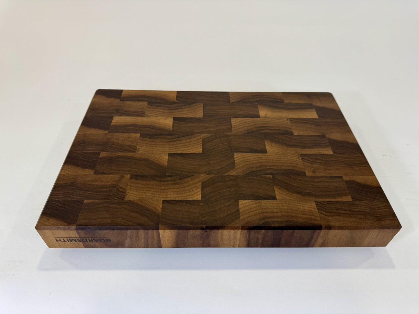 748 Walnut 18 x 12 x 2