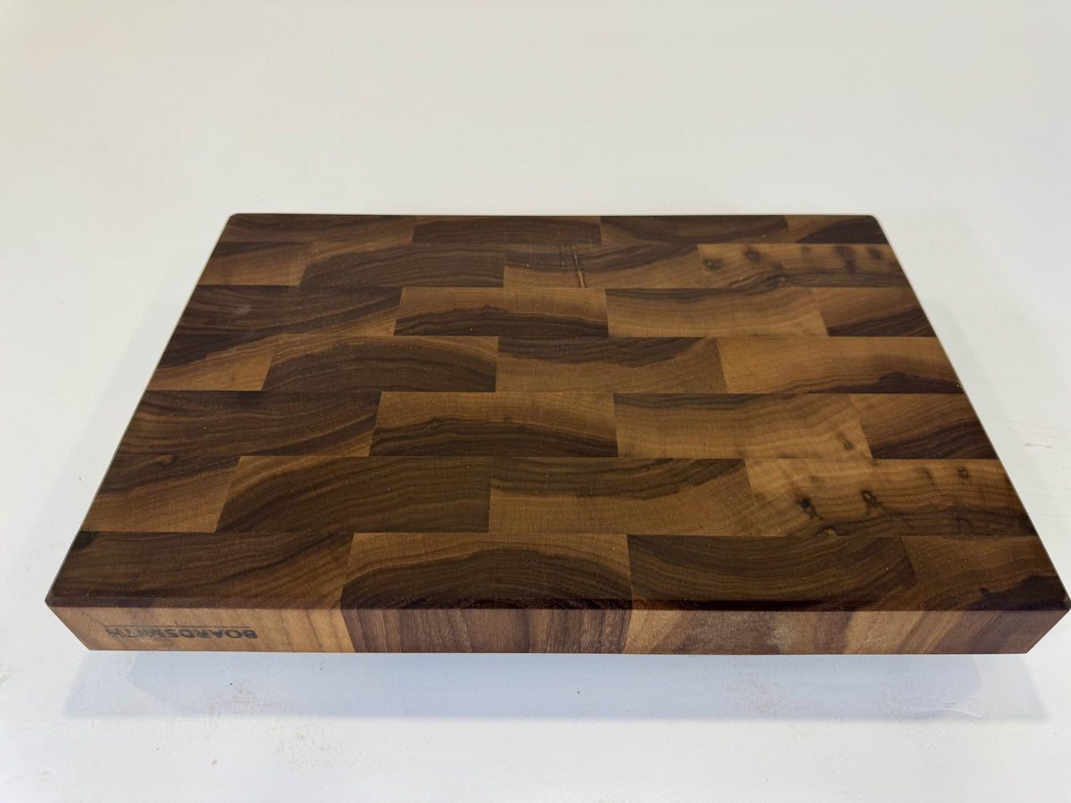 758 Walnut 18 x 12 x 2