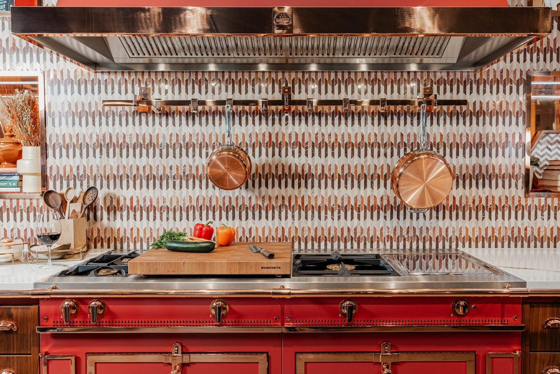 How to Remove Stains and Odors From a Wooden Cutting Board