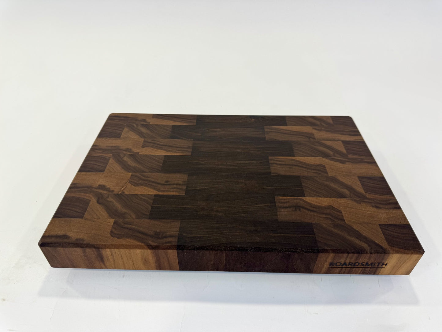 090 Walnut 18 x 12 x 2