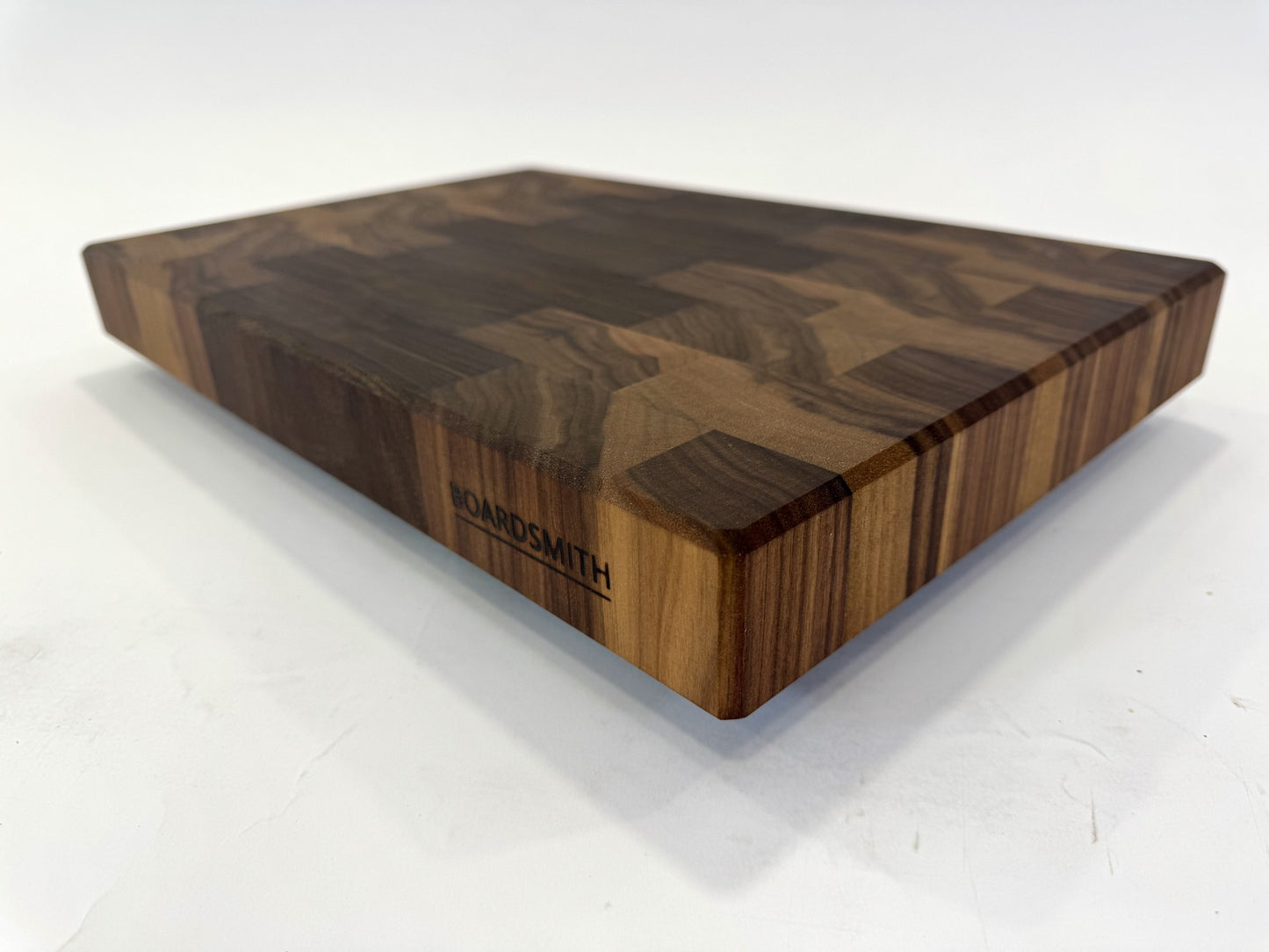 090 Walnut 18 x 12 x 2