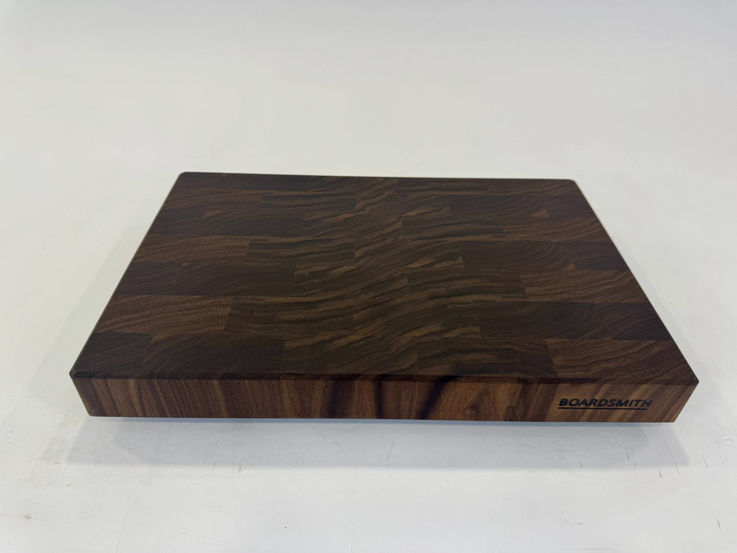 098 Walnut 18 x 12 x 2