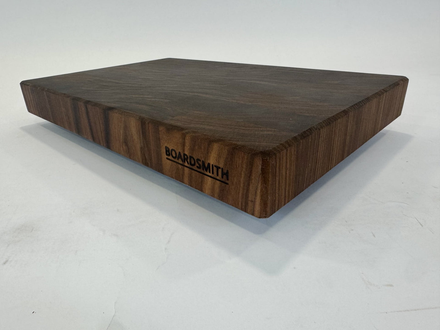 098 Walnut 18 x 12 x 2