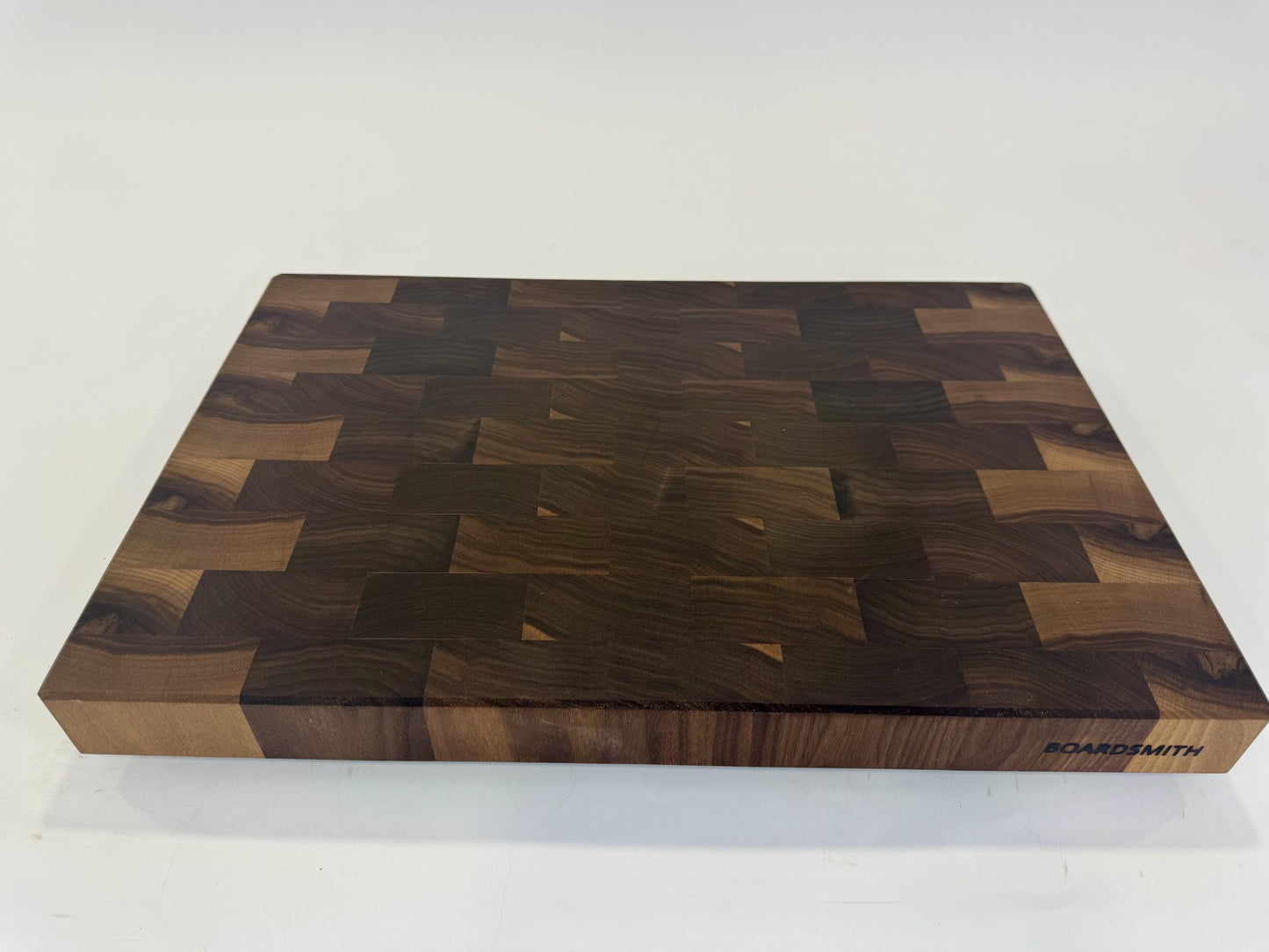 100 Walnut 22 x 14 1/2 x 2