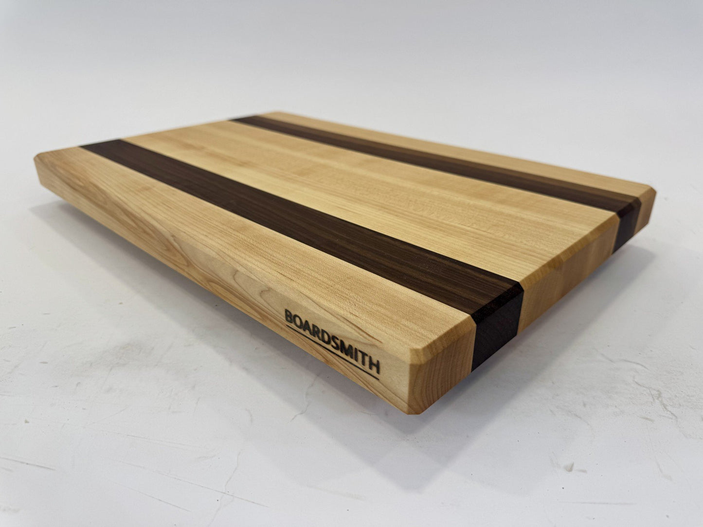 140 Maple/Walnut Edge Grain Stripe 20 x 13 x 1 1/2