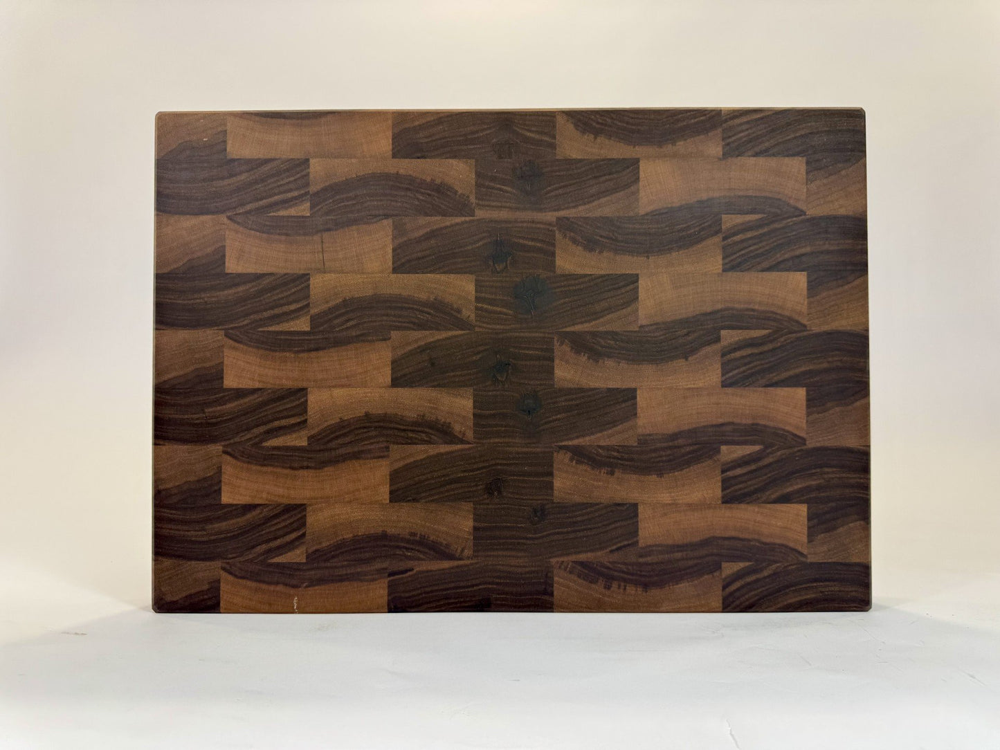 197 Walnut 22 x 15.5 x 2