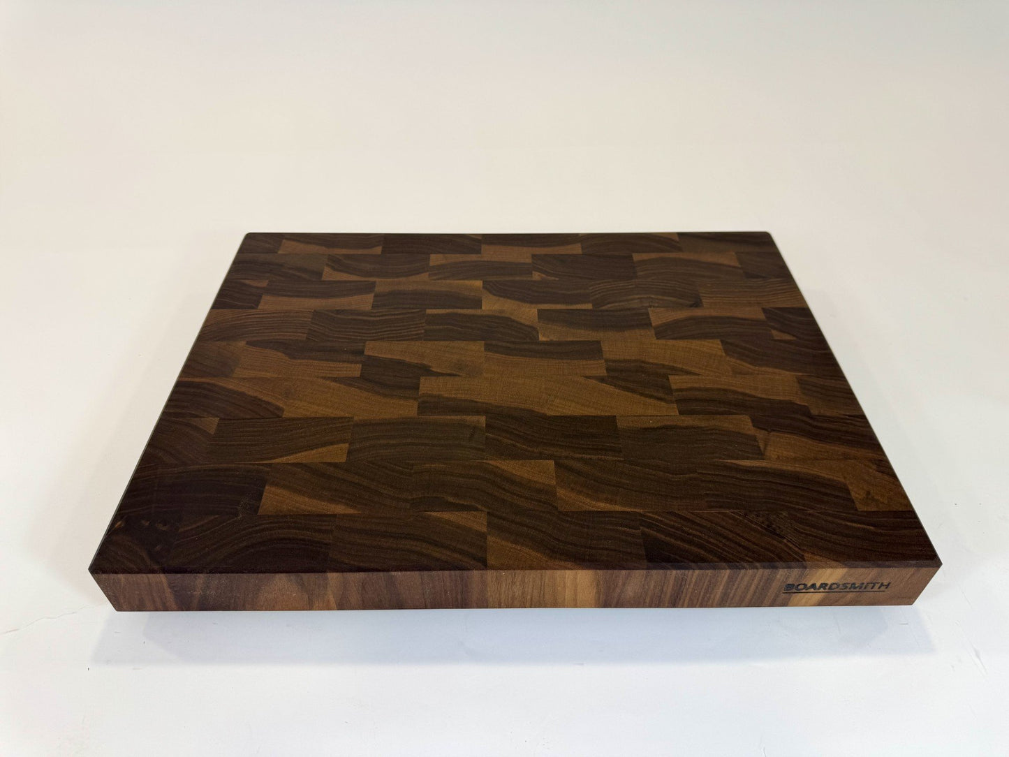 199 Walnut 21.5 x 16 x 2