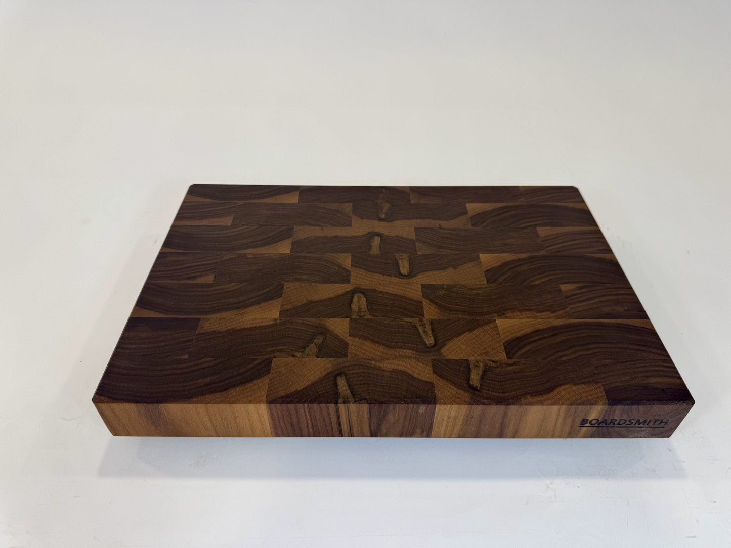 225-1 Walnut 18 x 12 x 2