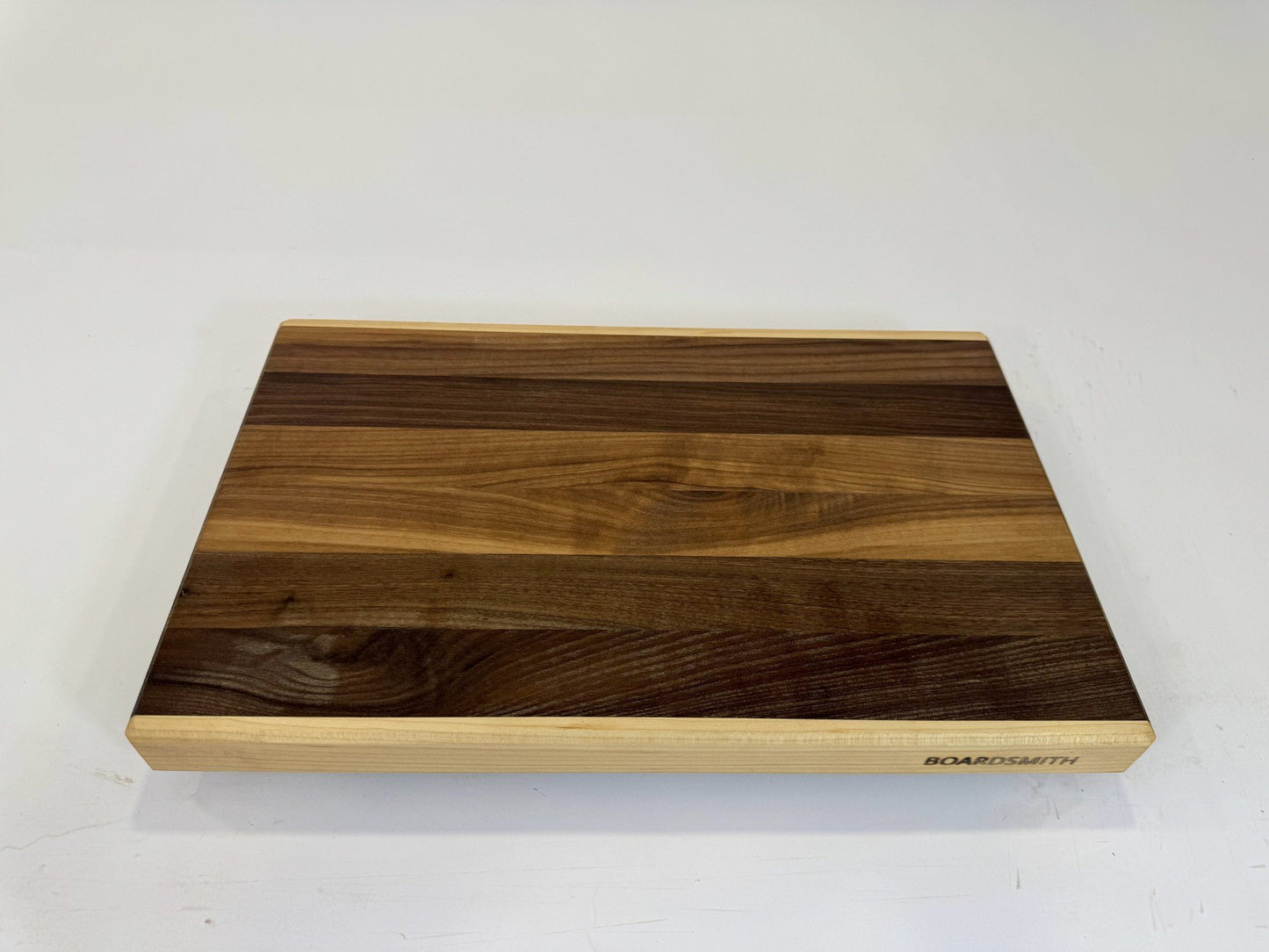 235-1 Walnut & Maple Edge Grain 18.5 x 11.5 x 1.5