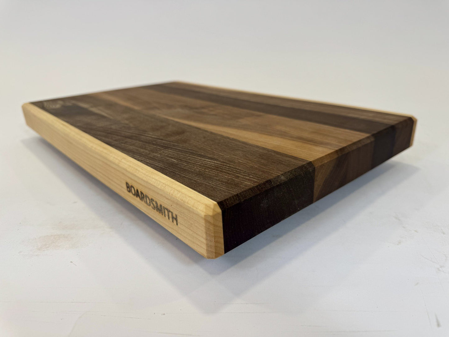 235-1 Walnut & Maple Edge Grain 18.5 x 11.5 x 1.5