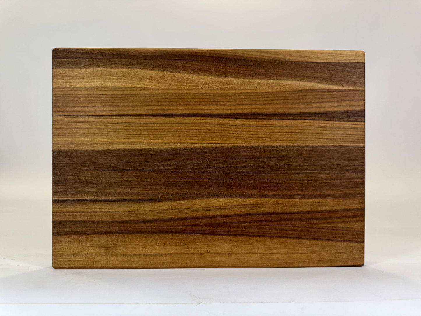 369-1 Walnut Edge Grain with Grooves 20 x 13.75 x 1.5