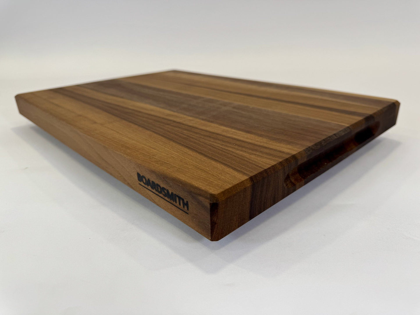 369-1 Walnut Edge Grain with Grooves 20 x 13.75 x 1.5