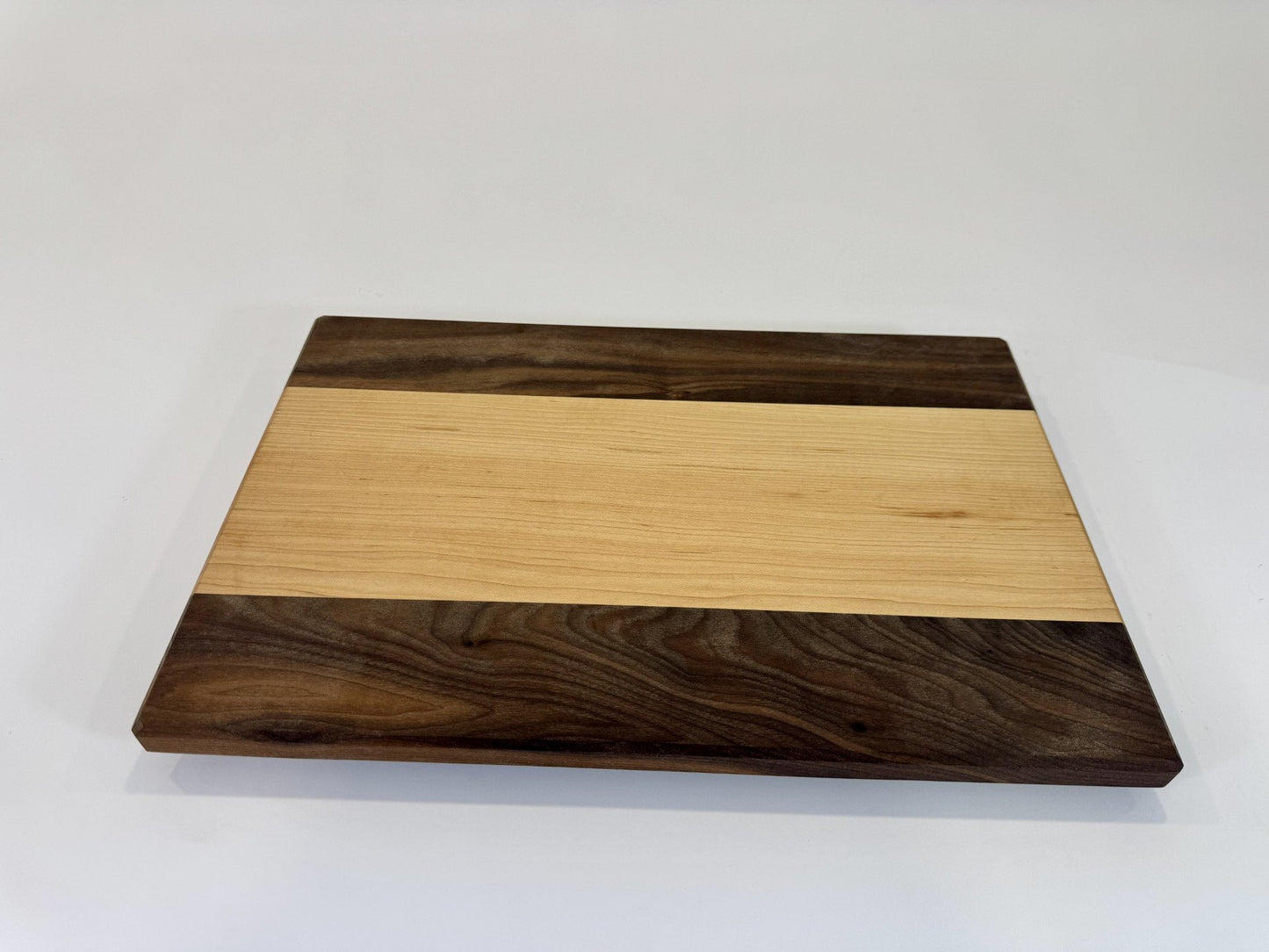 457 Walnut & Maple Edge Grain 18 x 12 x 1 (3 In Stock)
