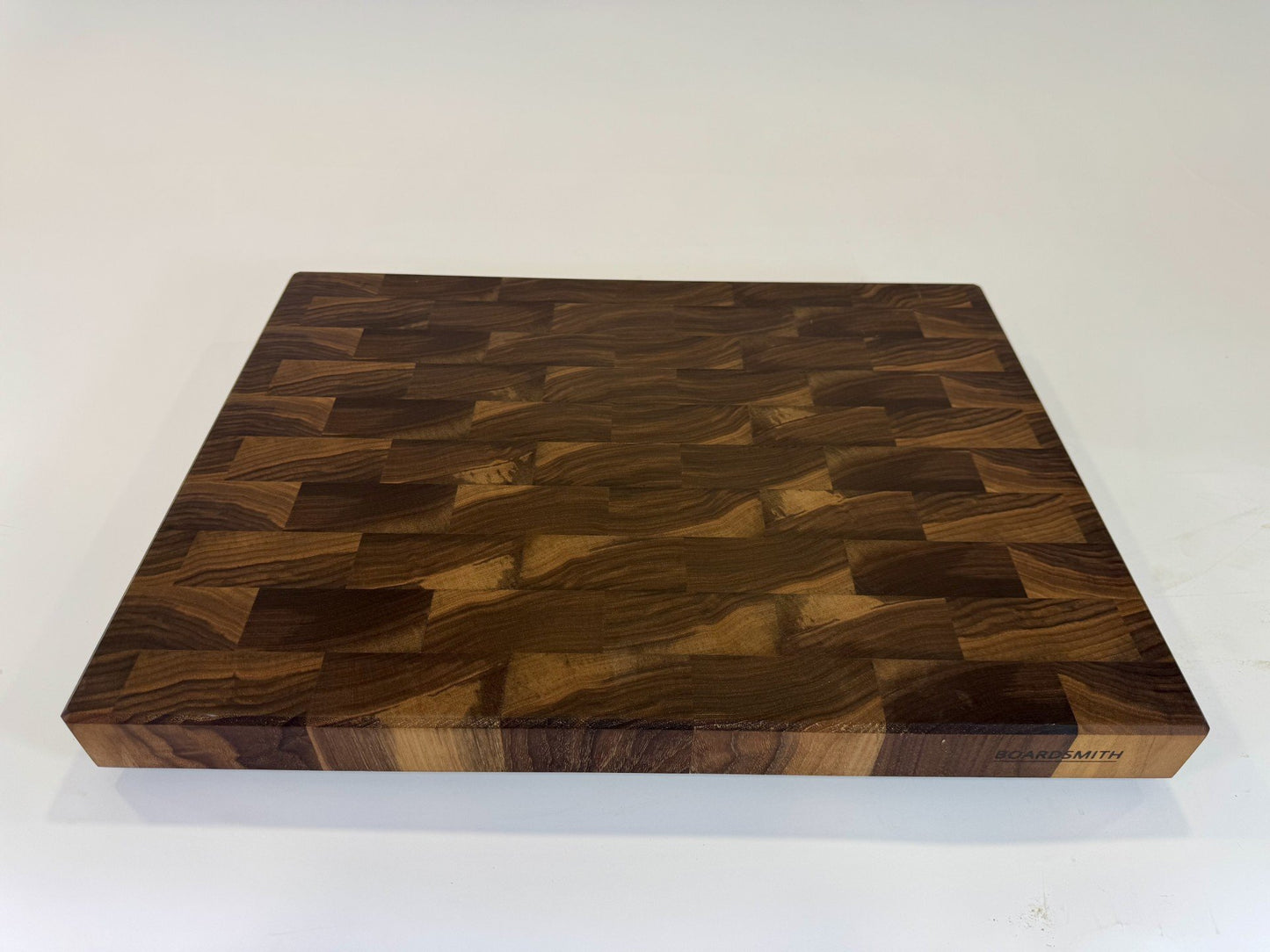 469 Walnut 24 x 18 x 2