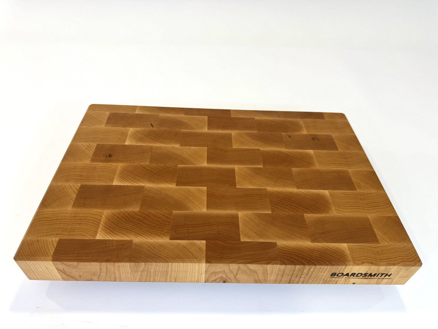 550 Maple 18 x 12 x 2 with Finger Grooves & Feet