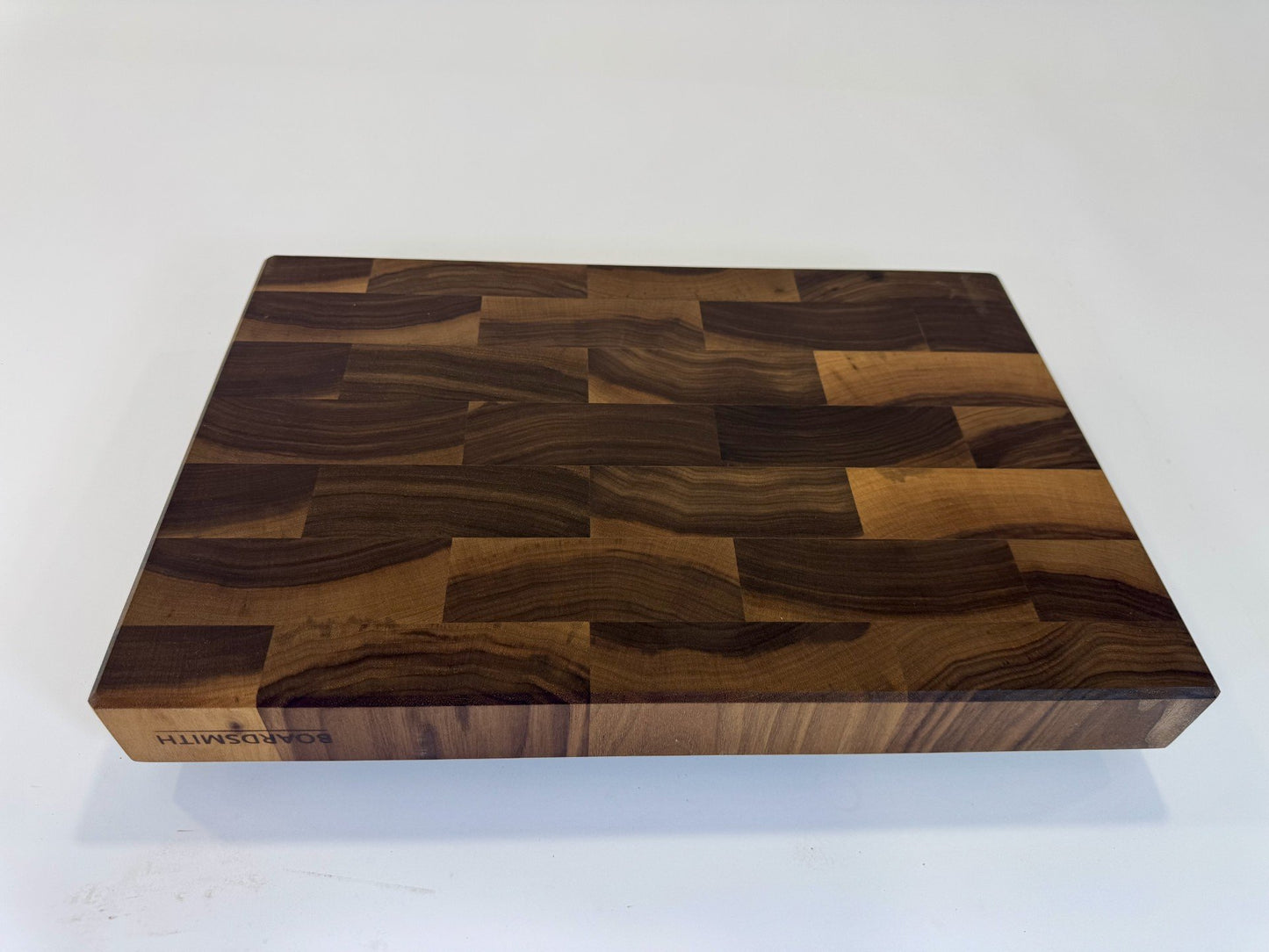 552 Walnut 18 x 12 x 2
