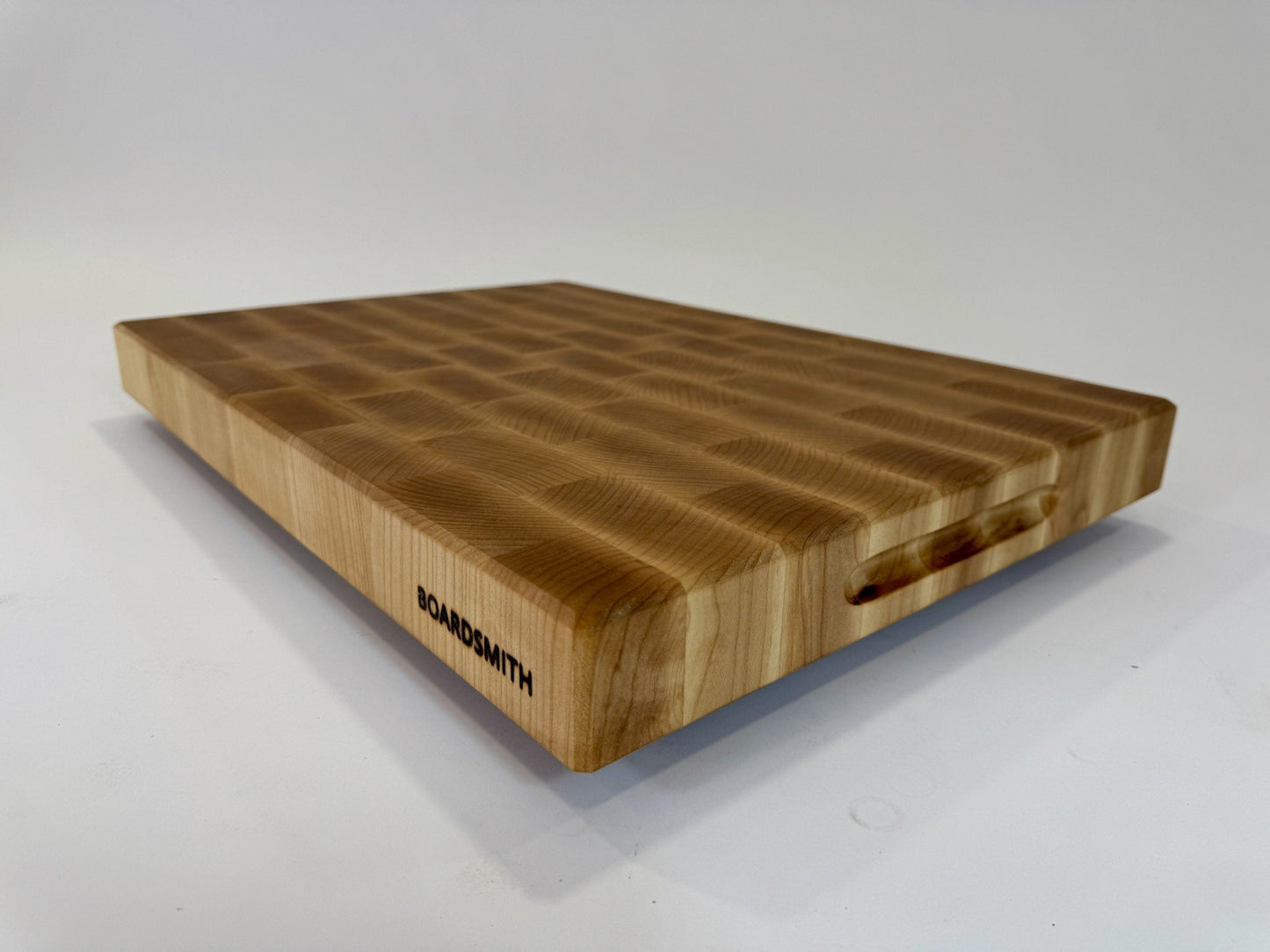 564 Maple 22 x 16 x 2 with Finger Grooves & Feet