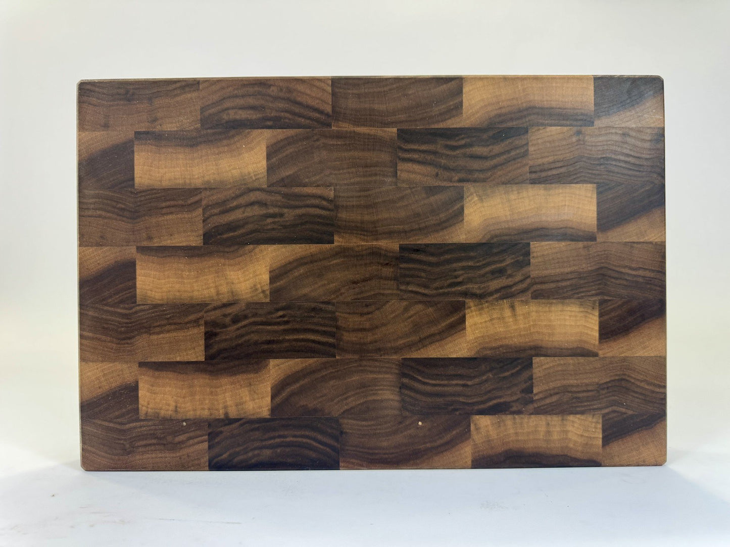 571 Walnut 18 x 12 x 2