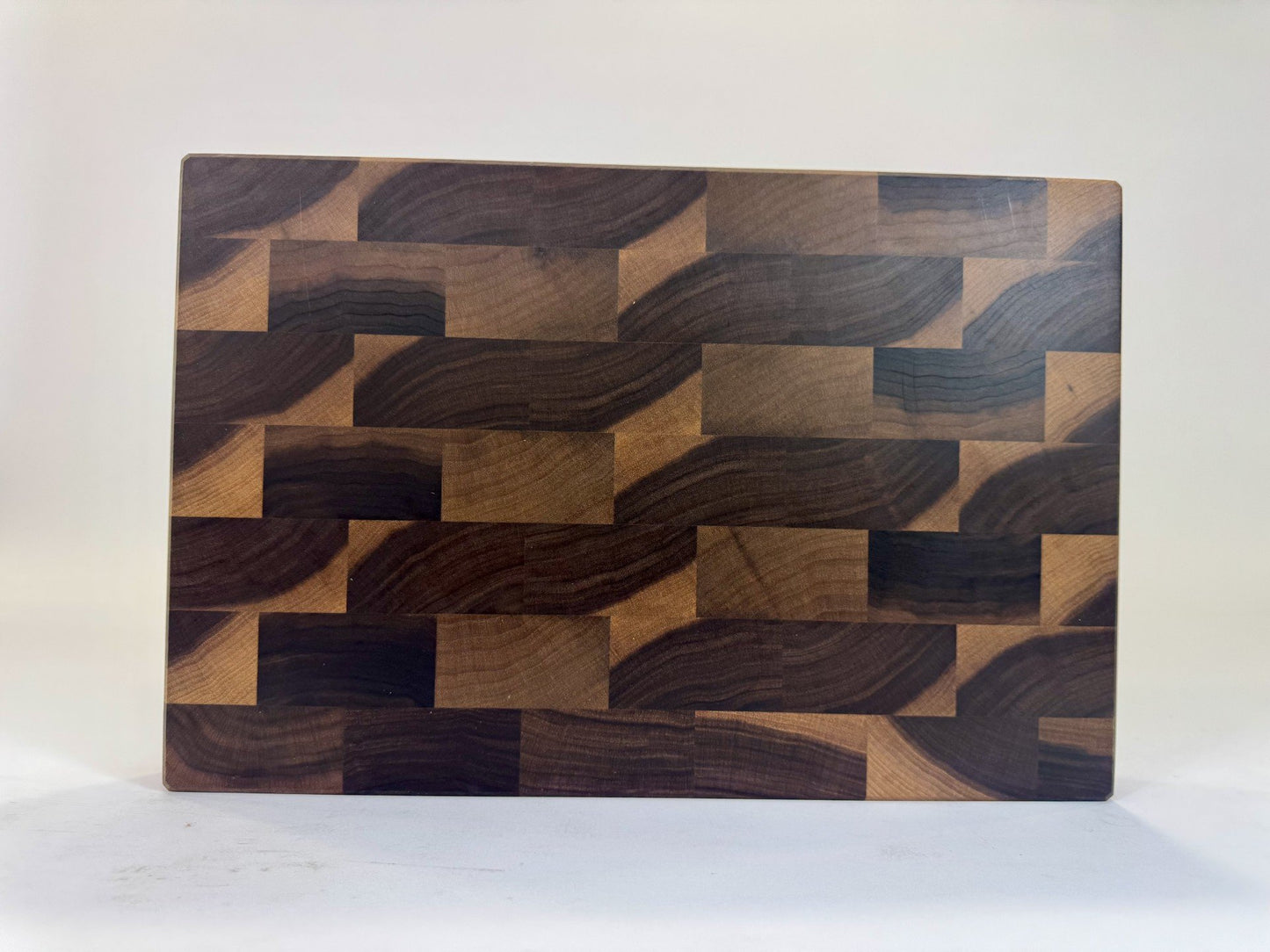 577 Walnut 18 x 12 x 2