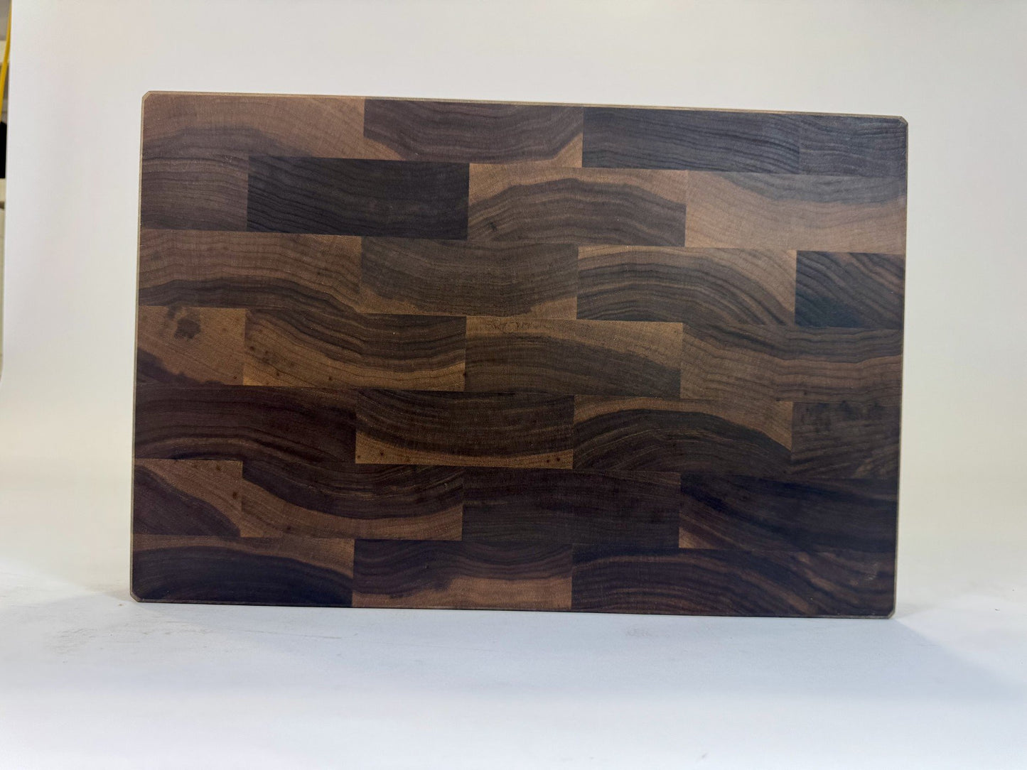 579 Walnut 18 x 12 x 2