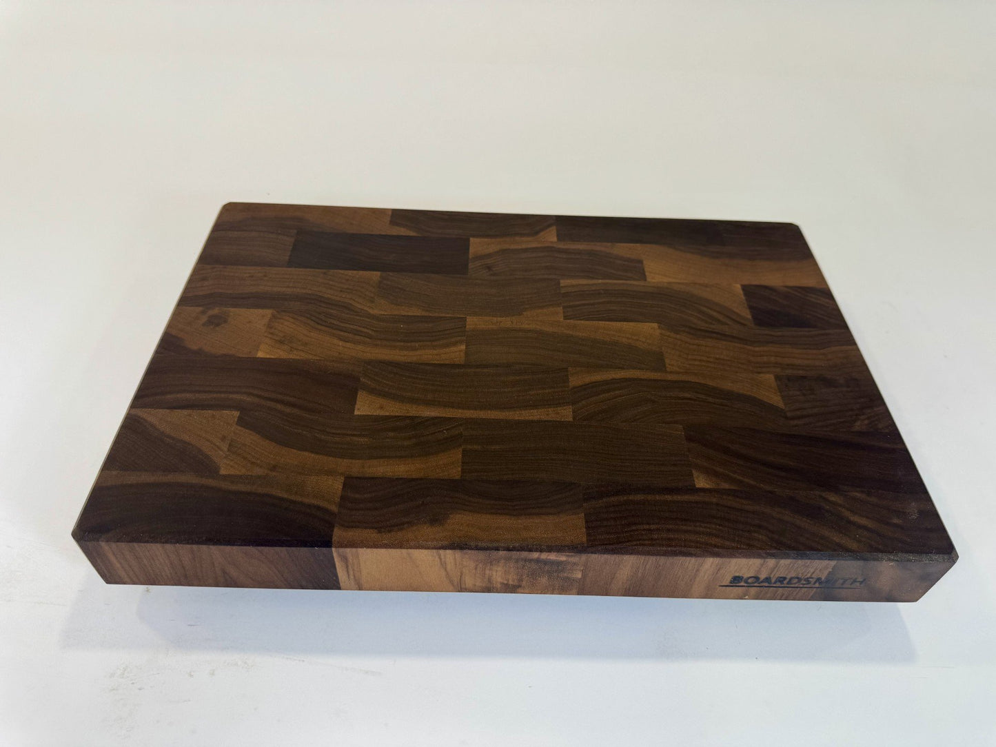 579 Walnut 18 x 12 x 2