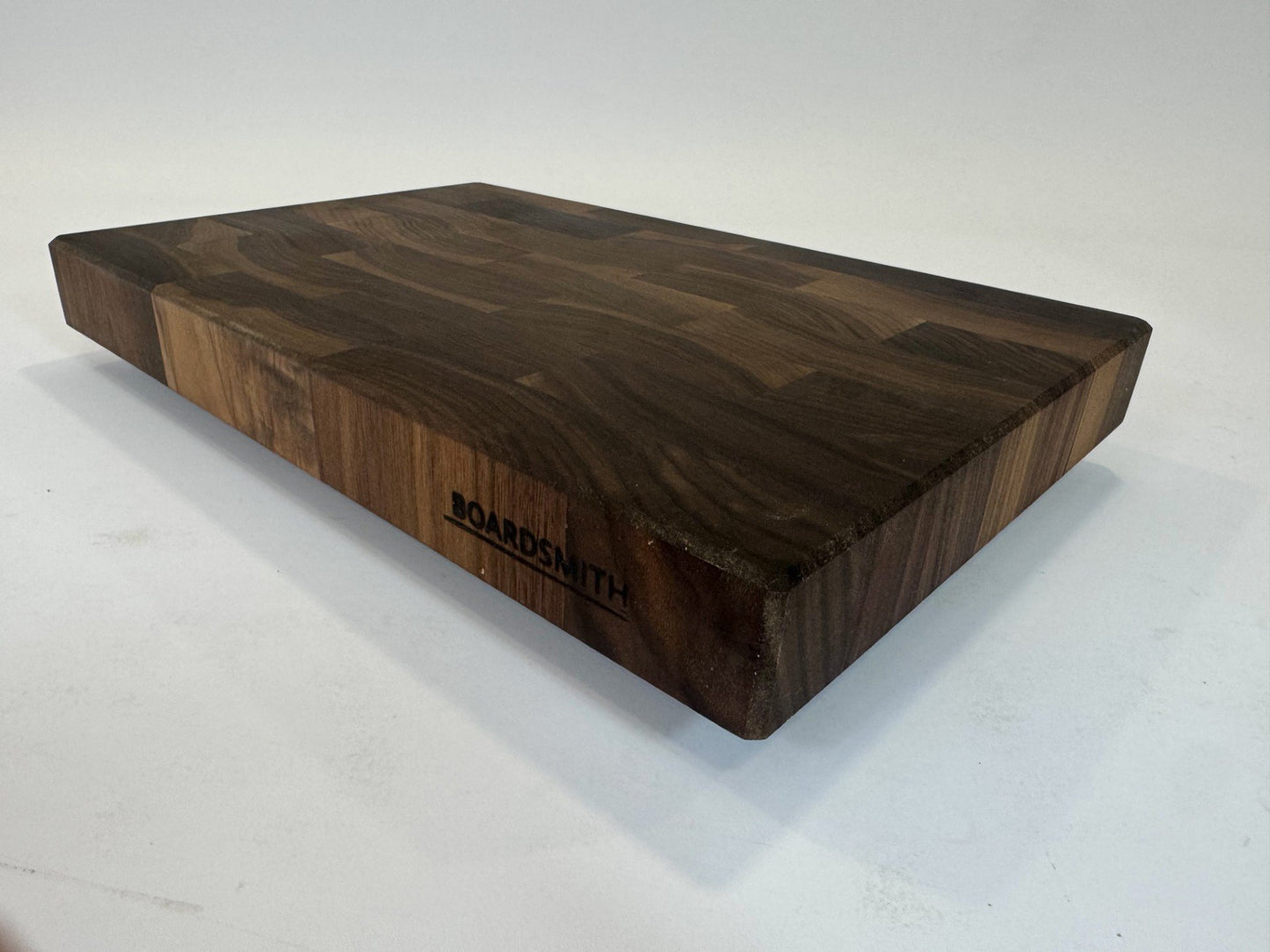 579 Walnut 18 x 12 x 2