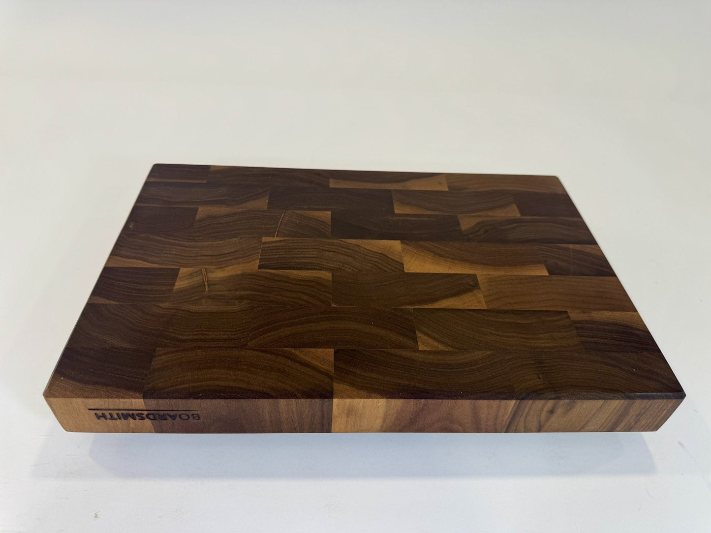 583 Walnut 18 x 12 x 2