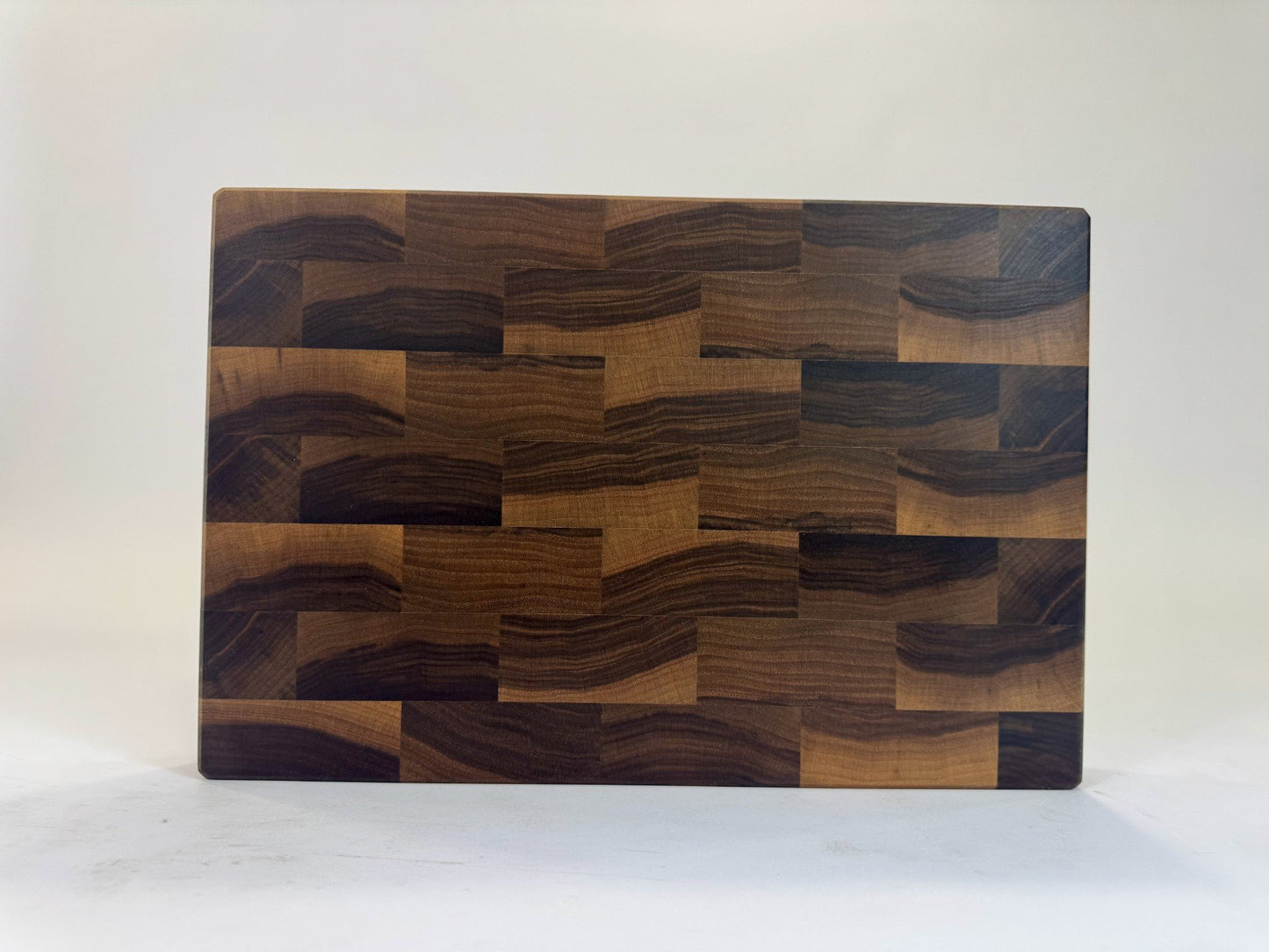 589 Walnut 18 x 12 x 2