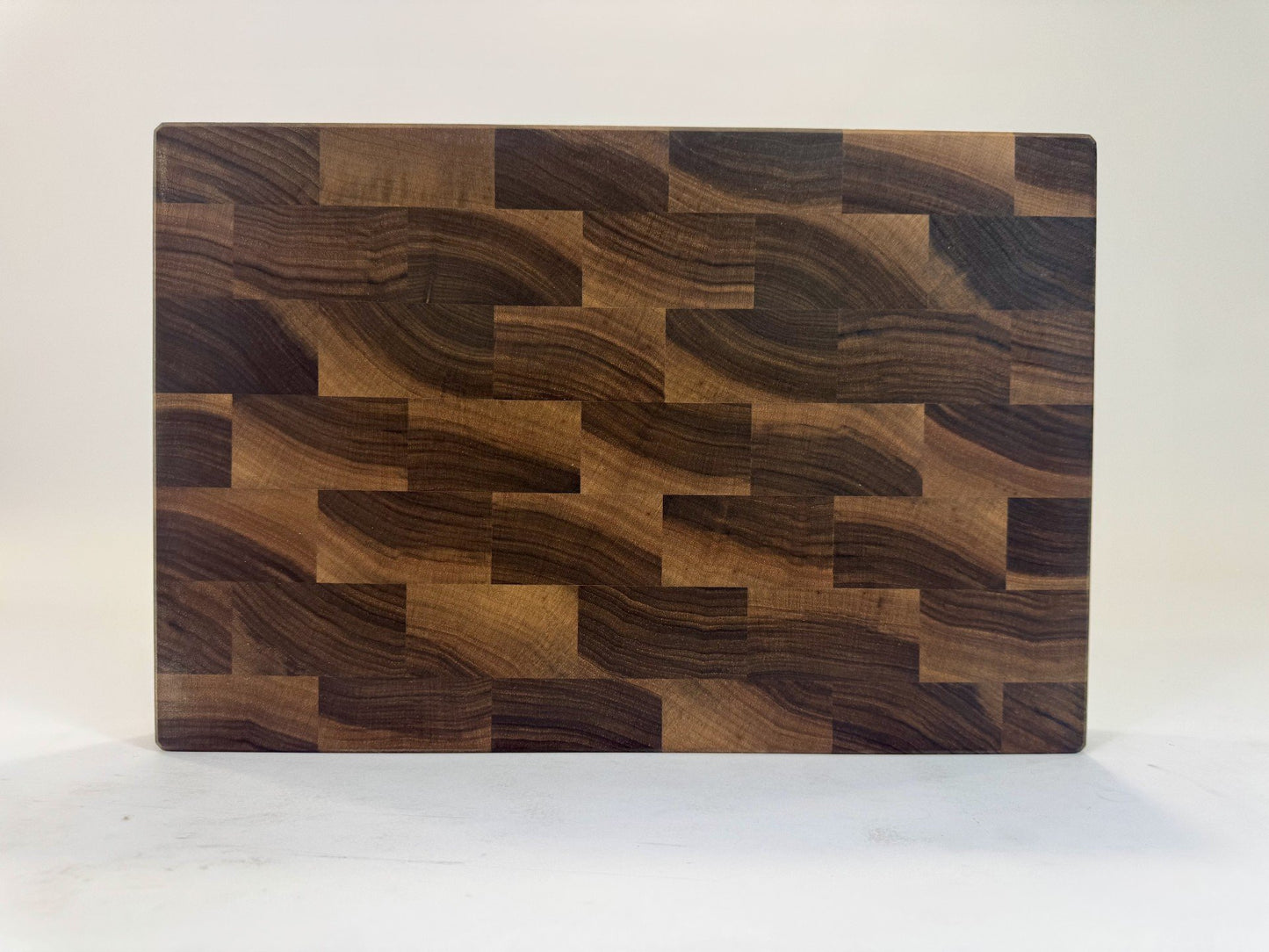 591 Walnut 18 x 12 x 2