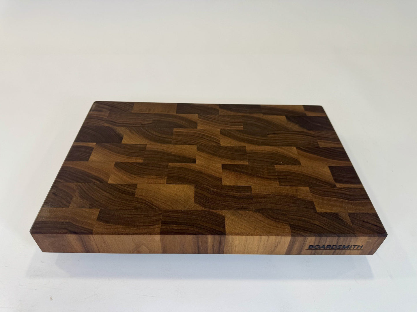 591 Walnut 18 x 12 x 2