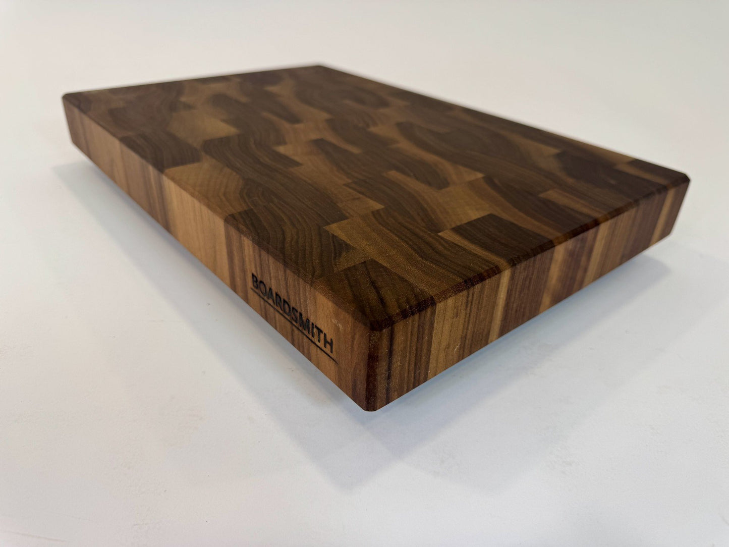 591 Walnut 18 x 12 x 2
