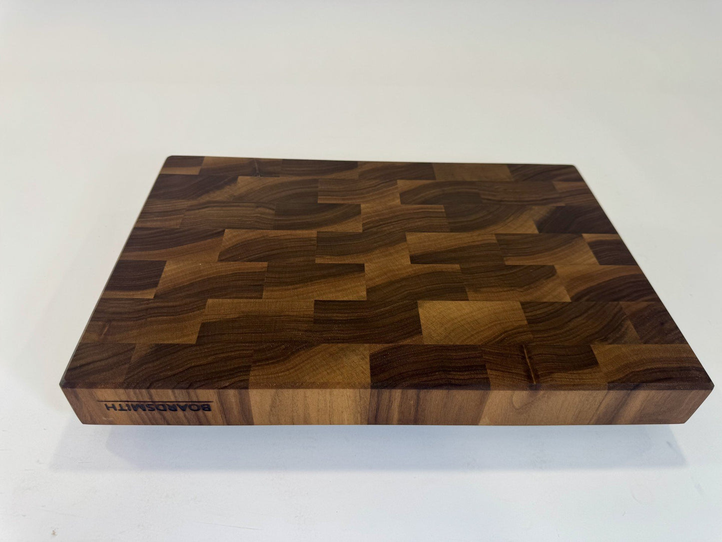 591 Walnut 18 x 12 x 2