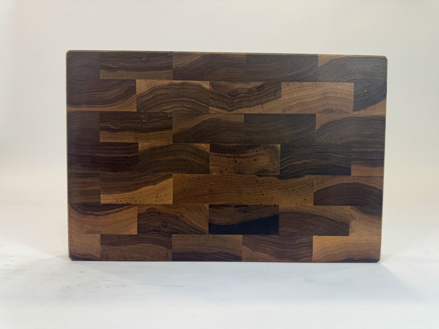 597 Walnut 18 x 12 x 2