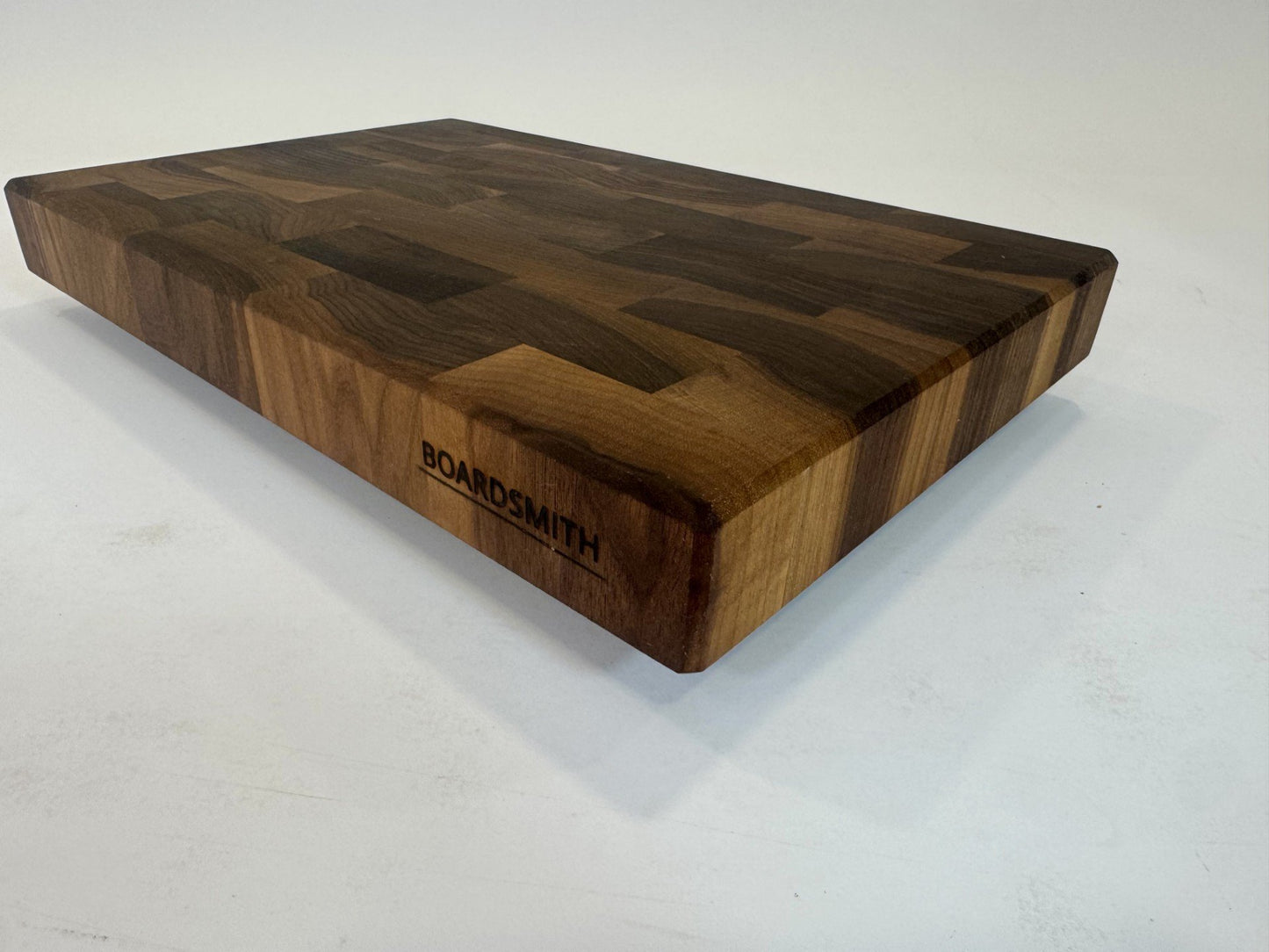 597 Walnut 18 x 12 x 2