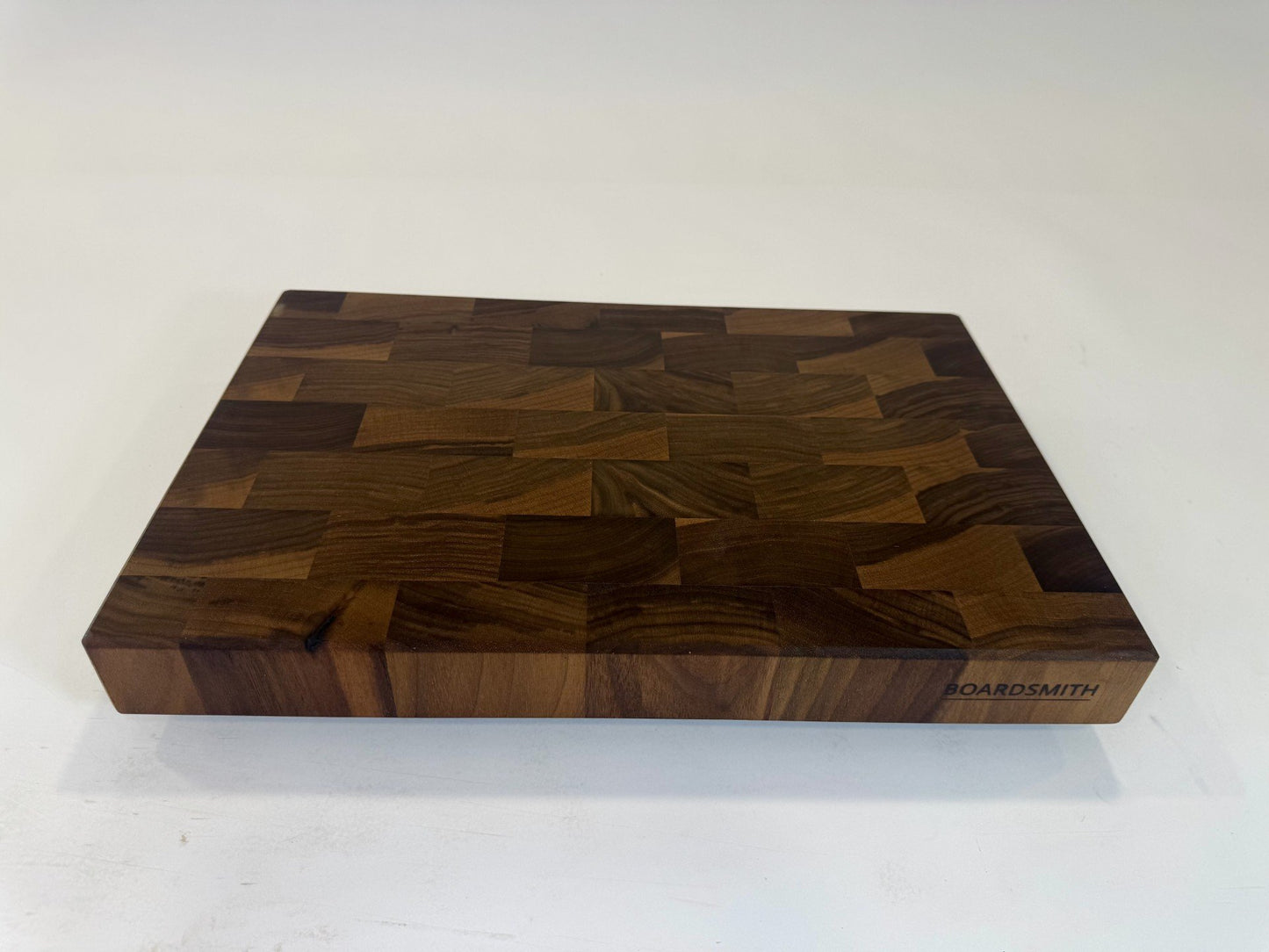 599 Walnut 18 x 12 x 2