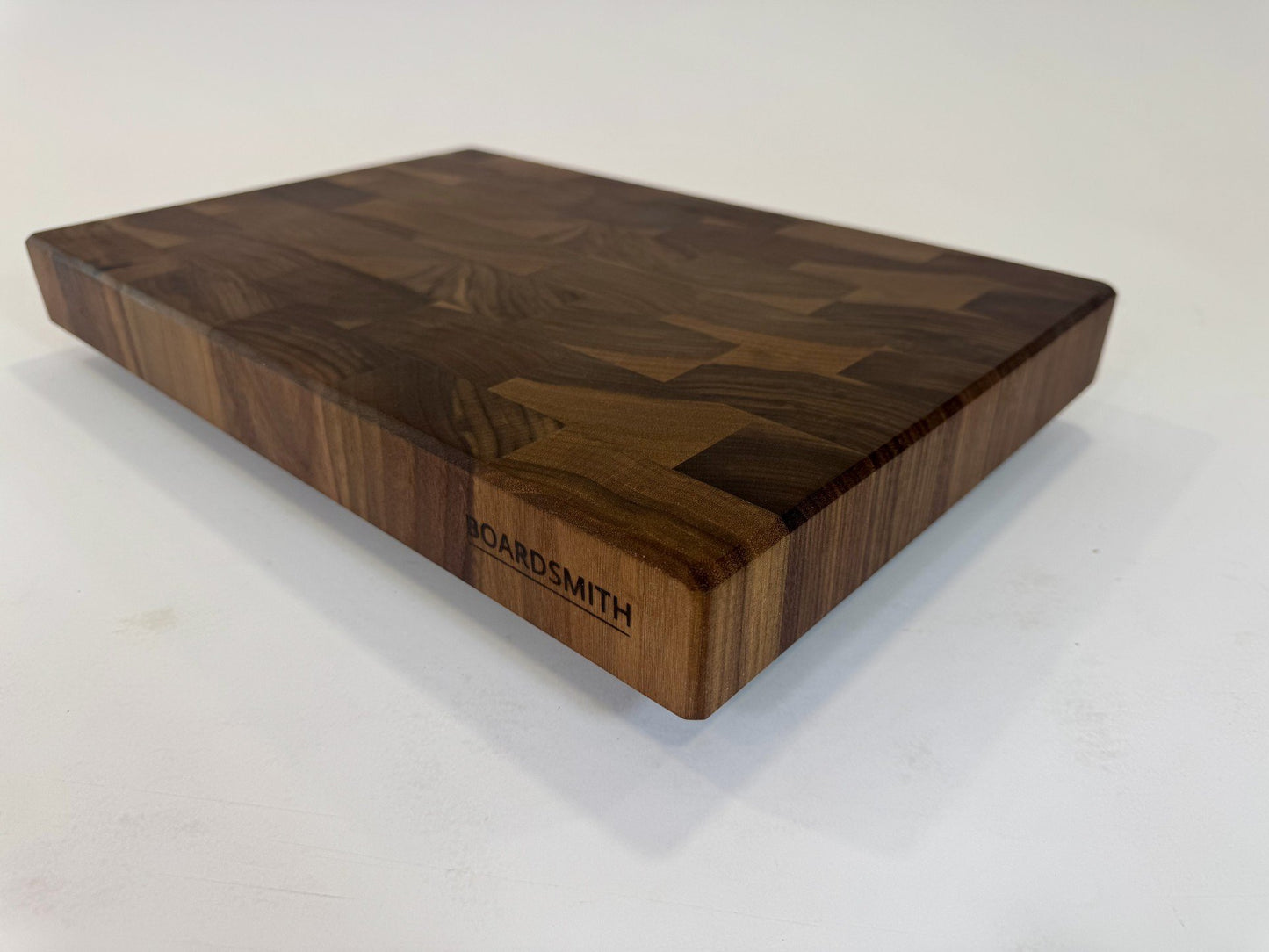 599 Walnut 18 x 12 x 2