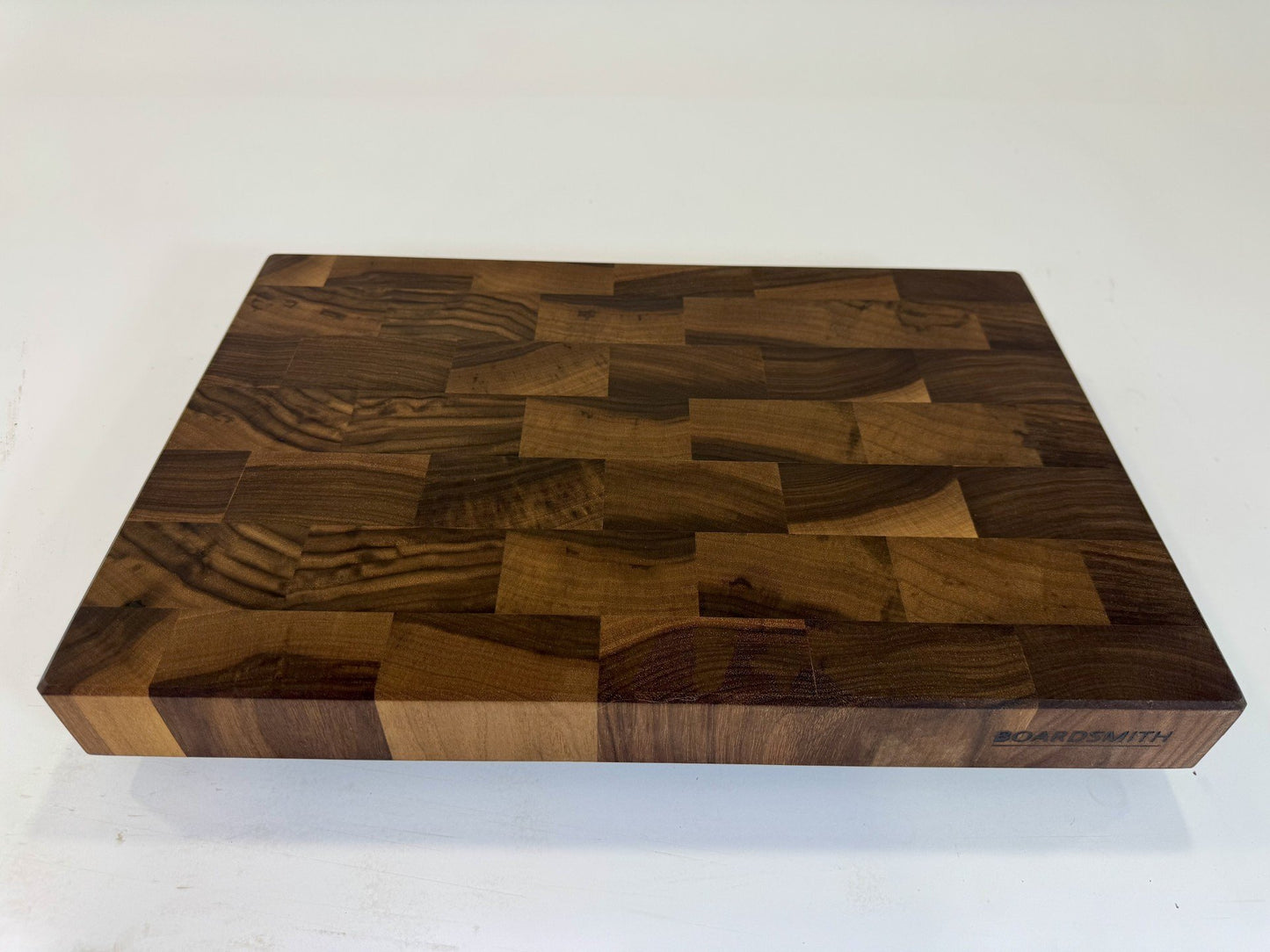 608 Walnut 18 x 12 x 2