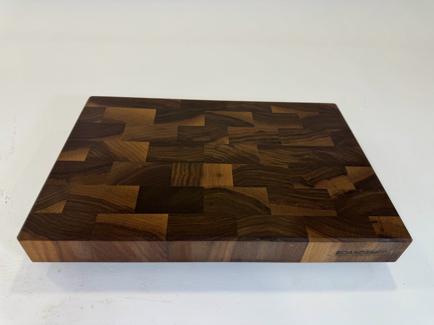 612 Walnut 18 x 12 x 2