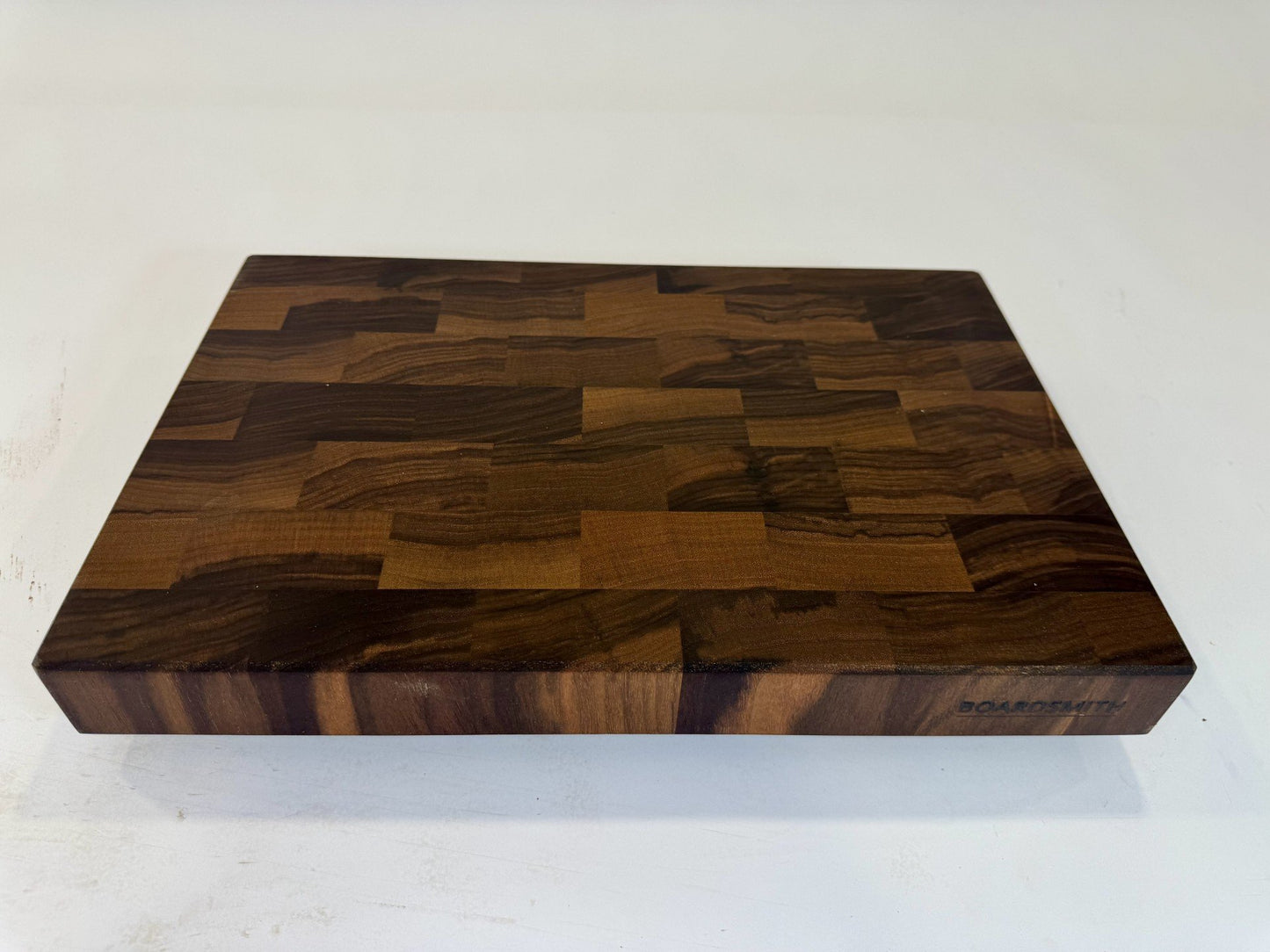 618 Walnut 18 x 12 x 2