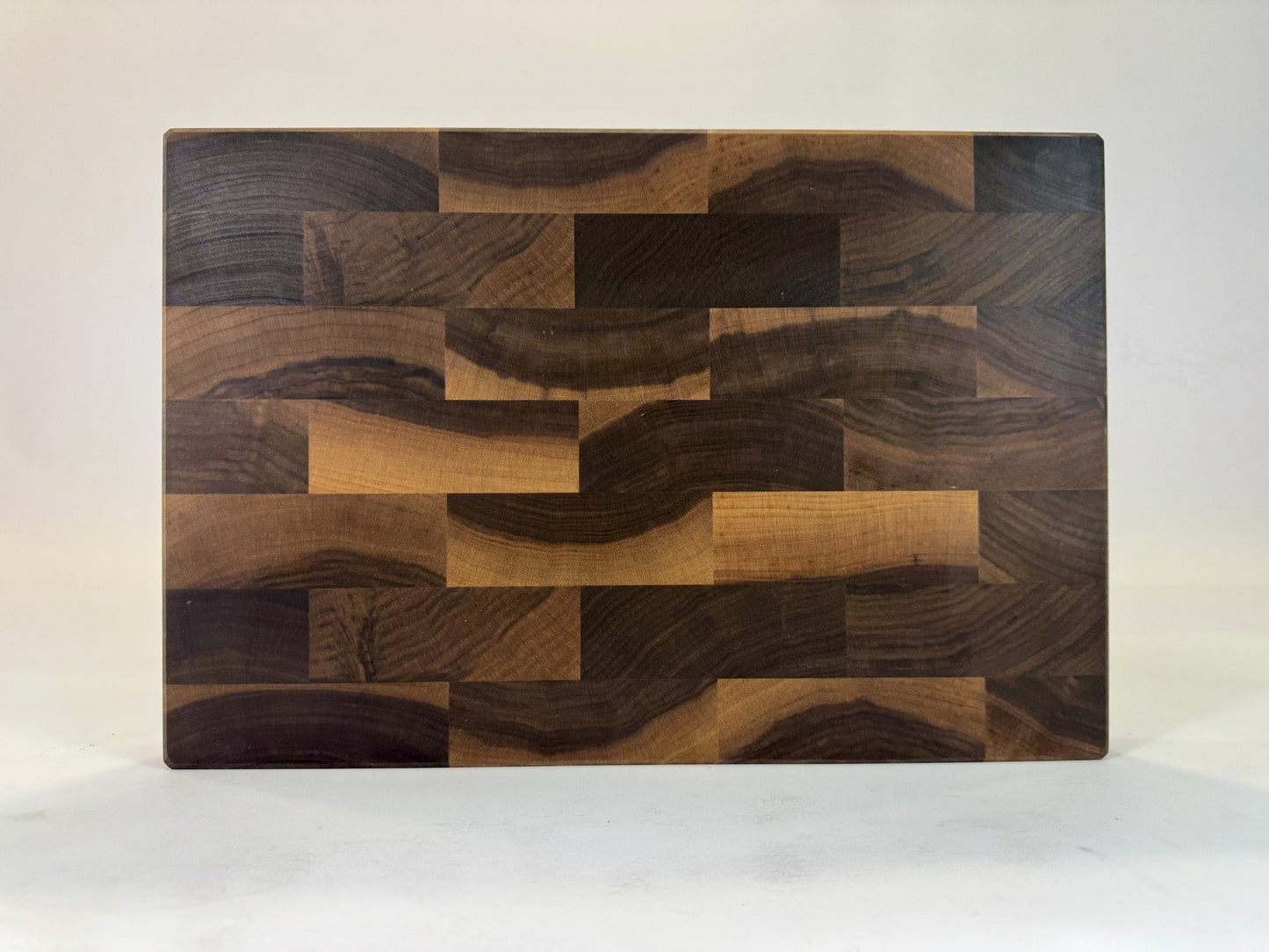 625 Walnut 18 x 12 x 2