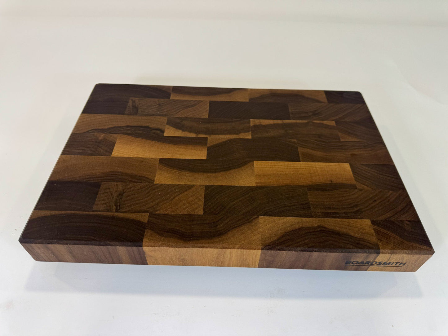 625 Walnut 18 x 12 x 2