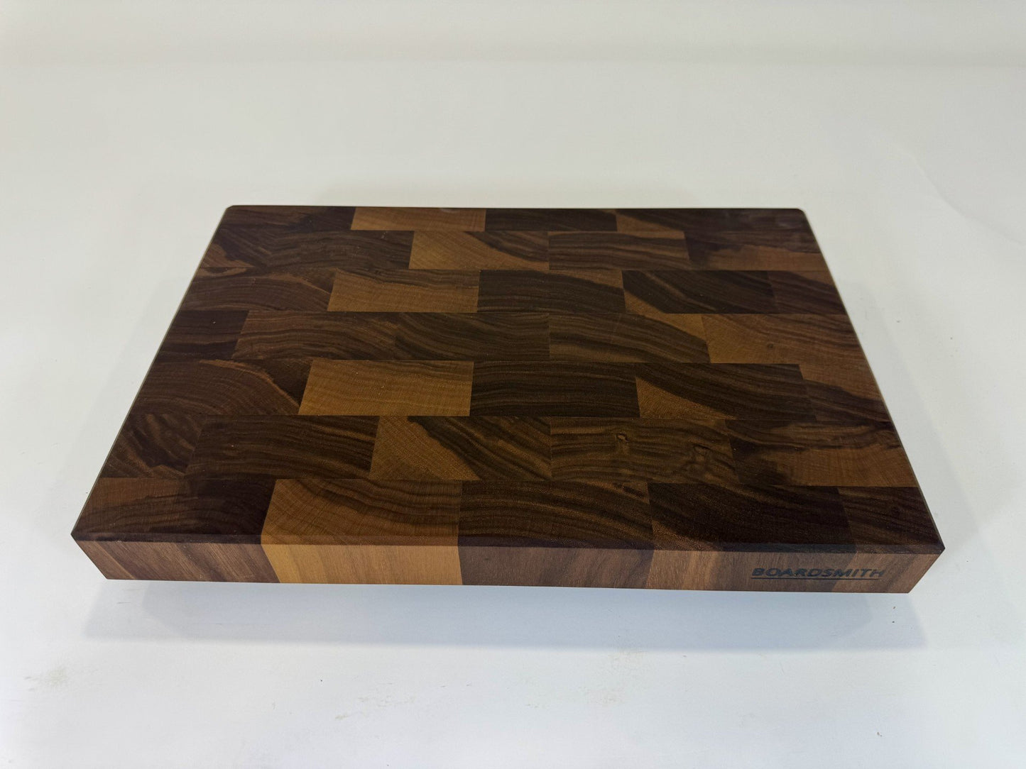 629 Walnut 18 x 12 x 2