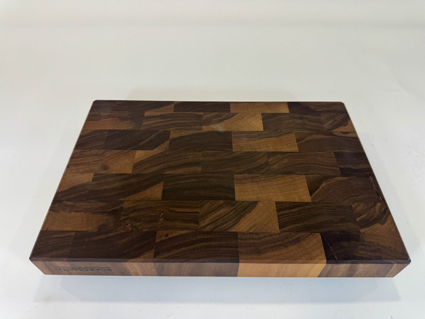 629 Walnut 18 x 12 x 2